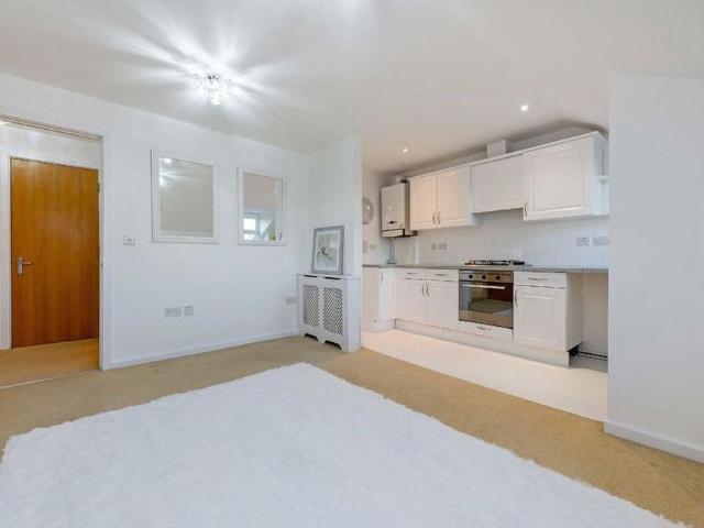 Apartment for rent in London Borough of Barnet, Greater London
