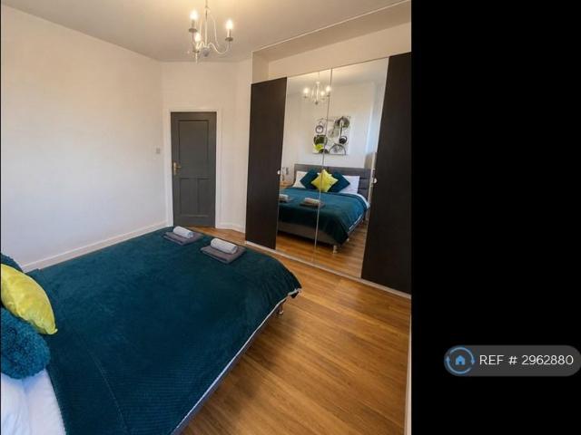 Flat for rent in Kursaal Estate, Alton Barnes