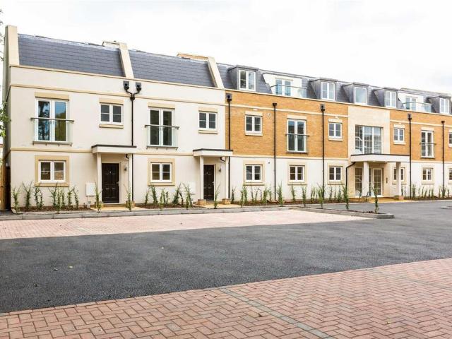Flat for rent in Upminster, Greater London