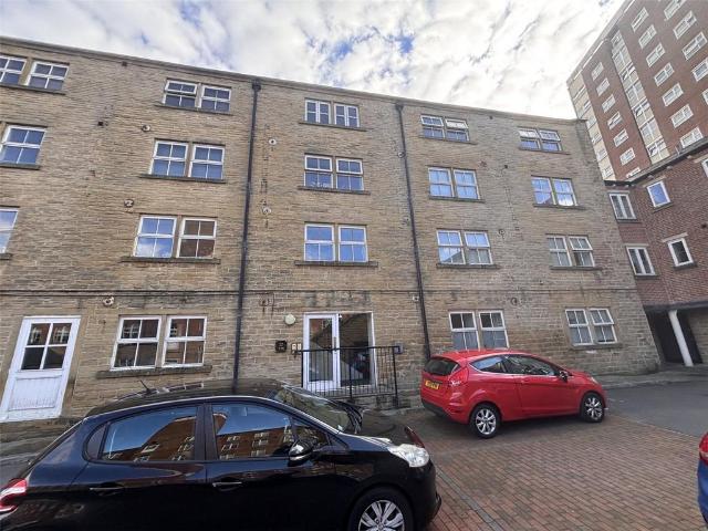 Flat for rent in Armley, West Yorkshire