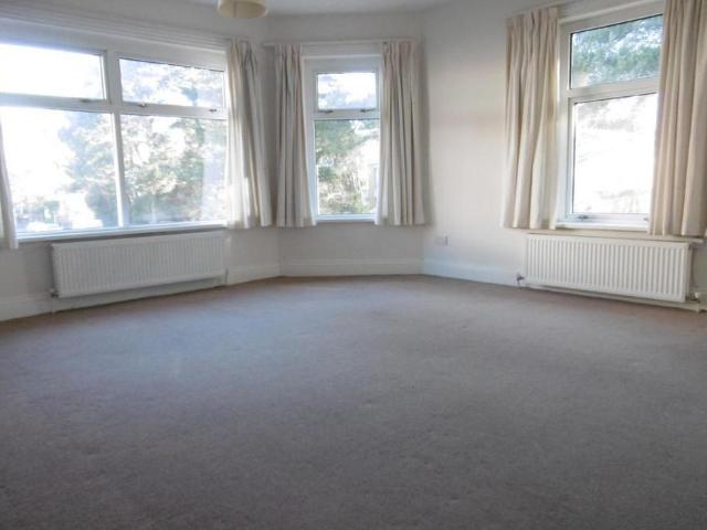 Apartment for rent in Canford Cliffs, Poole