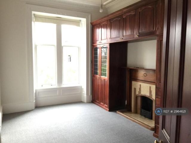 Apartment for rent in Shawmoss, Pollokshields