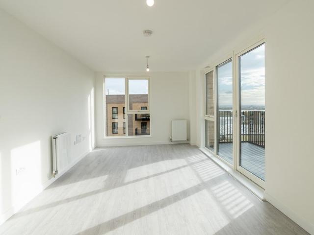 Flat for rent in Hayes, Greater London