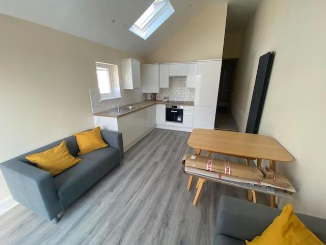 Flat for rent in Falcon Lodge, Wales