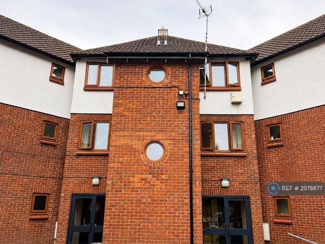 Flat for rent in Corby Village, Corby