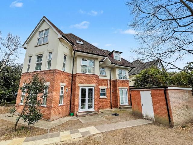 Flat for rent in Talbot Village, Bournemouth