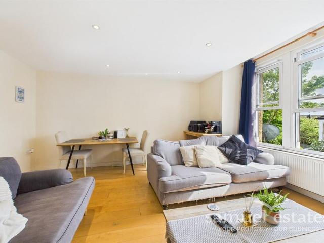 Flat for rent in Streatham, Greater London