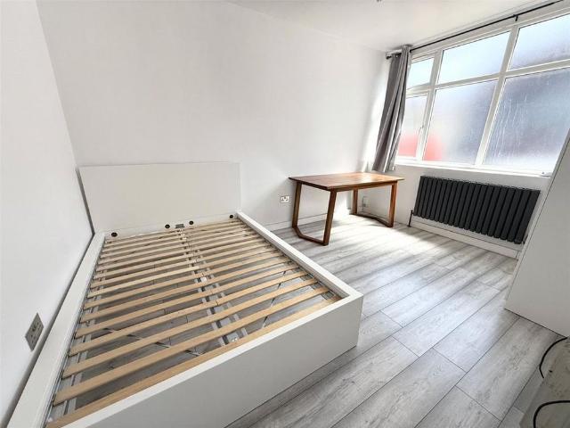 Apartment for rent in Beddington, Greater London