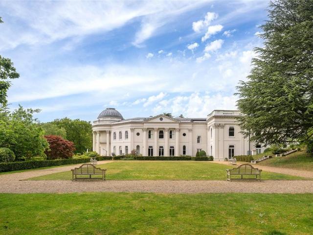 Flat for rent in Elmstead, Greater London