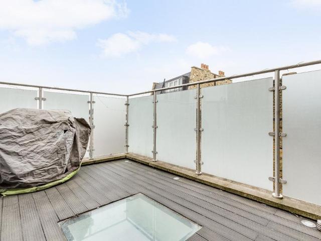 Flat for rent in Fulham, Greater London