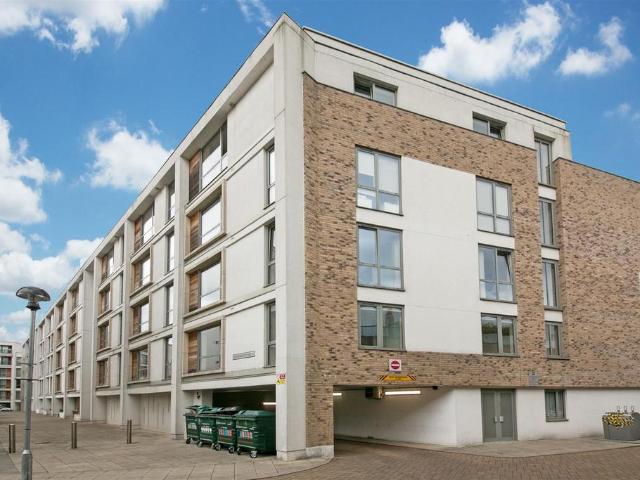 Flat for rent in Oval, Greater London