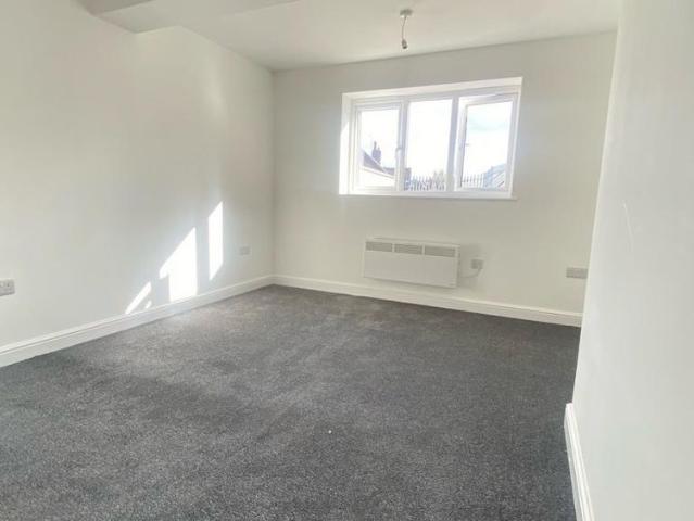 Apartment for rent in Wood End, Park Village