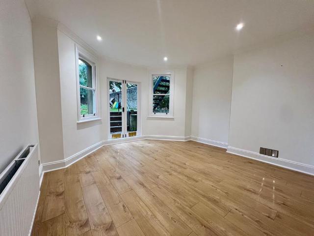 Apartment for rent in Aldrington