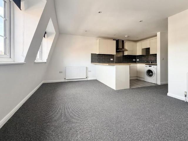Apartment for rent in London Borough of Croydon, Waddon