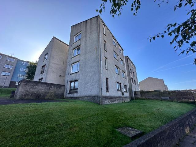 Flat for rent in Brownsburn, Chapelhall