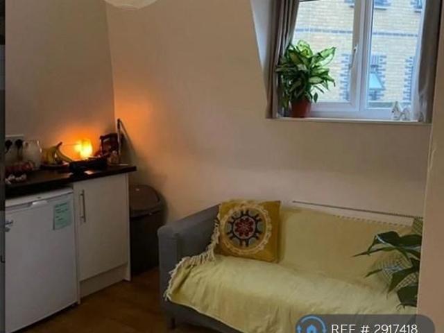 Apartment for rent in Shacklewell, Greater London