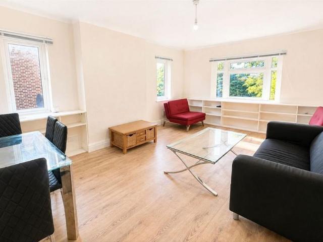 Apartment for rent in London Borough of Hounslow, Spring Grove