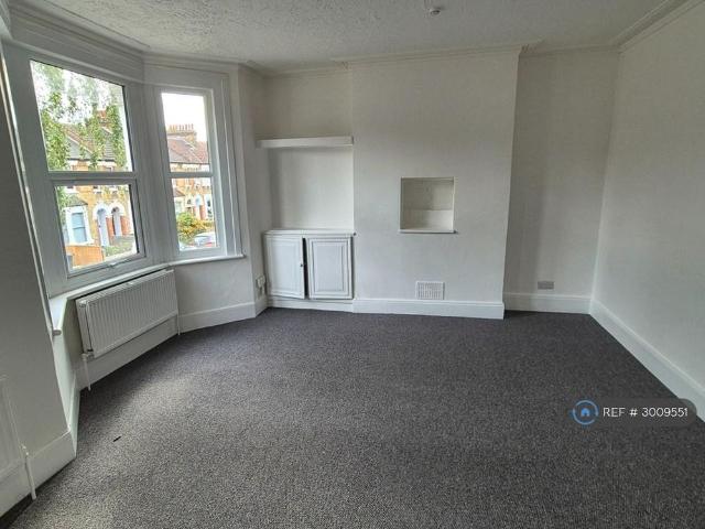 Apartment for rent in London Borough of Lewisham, Ladywell