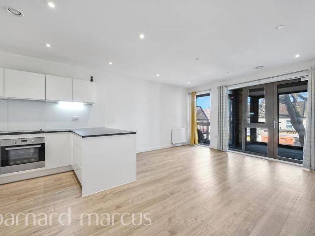 Flat for rent in London Borough of Croydon, Greater London
