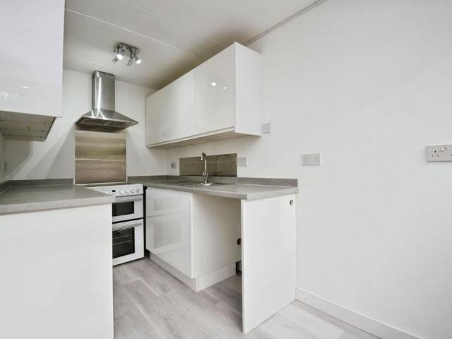 Apartment for rent in Albany Park, Greater London