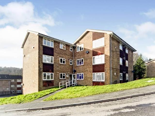 Flat for rent in London Borough of Croydon, Purley