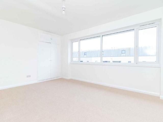 Apartment for rent in Fishersgate, West Sussex