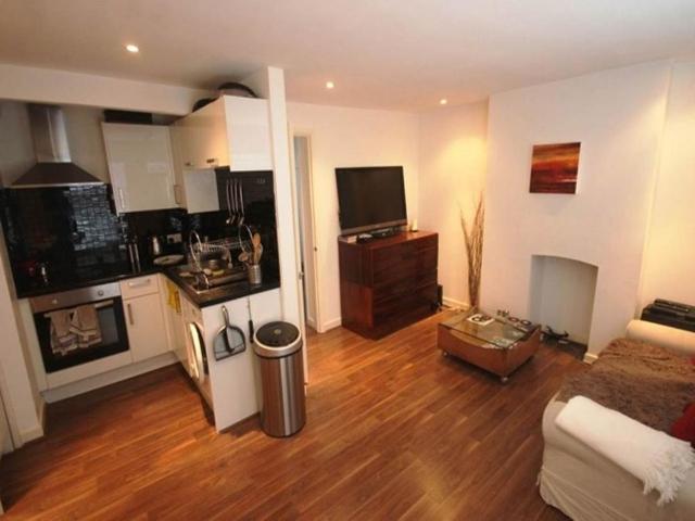 Apartment for rent in Plashet, Greater London
