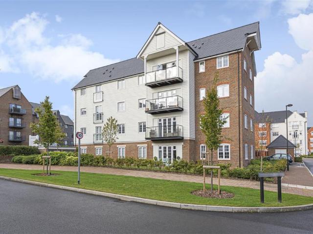 Flat for rent in Wickhurst Green, Horsham