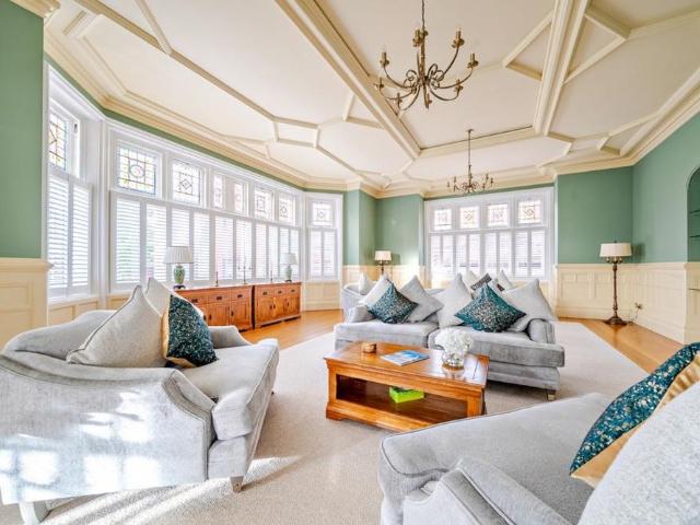 Apartment for rent in Highwood, Horsham