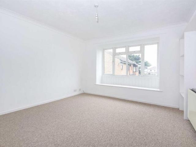 Apartment for rent in Bracklesham, Chichester