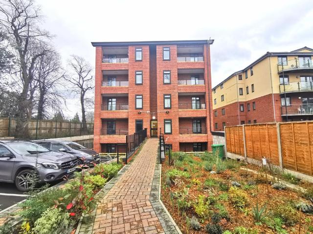 Flat for rent in Old Trafford, Trafford Park