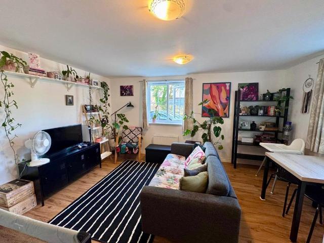 Flat for rent in Bedingfield, Suffolk