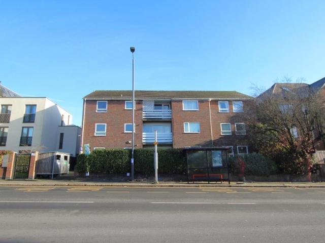 Flat for rent in Harrow On The Hill, Greater London
