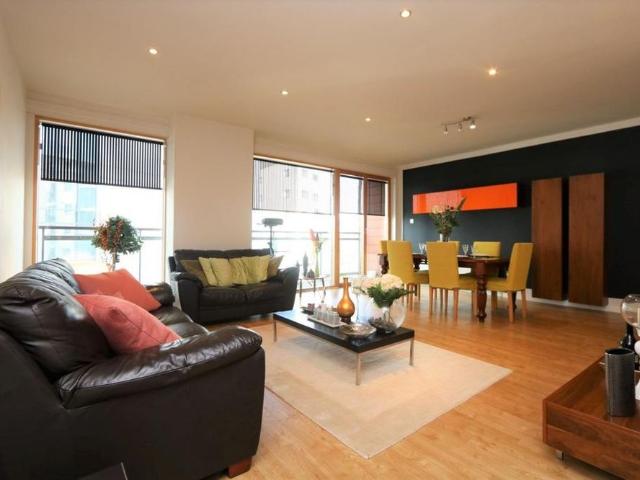 Apartment for rent in Thornwood, Govan