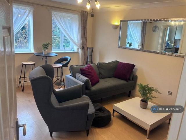 Apartment for rent in Park Central, Birmingham