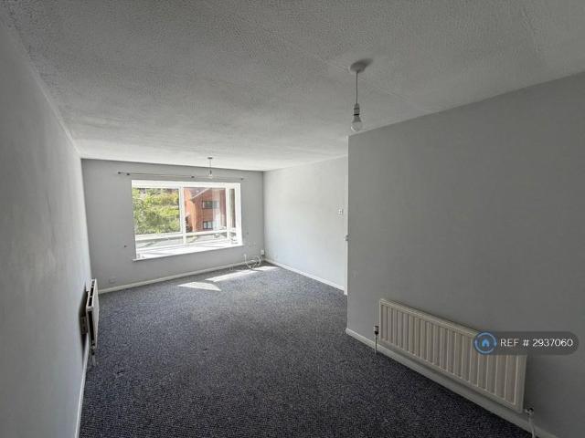 Apartment for rent in Golden Valley, Folkestone