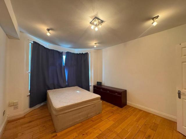 Apartment for rent in Lane, Greater London