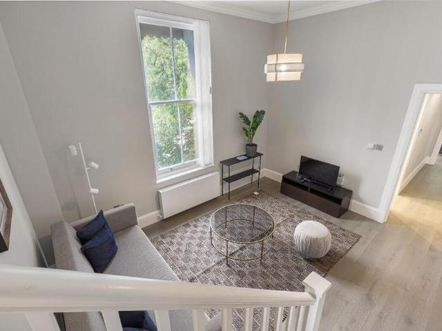 Flat for rent in South Kensington, Greater London
