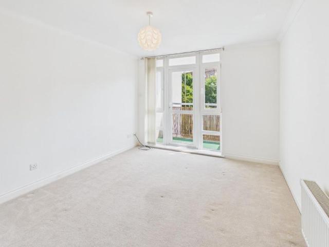 Apartment for rent in Hillside, Leith
