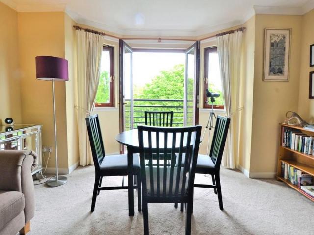 Apartment for rent in Comely Bank, Craigleith
