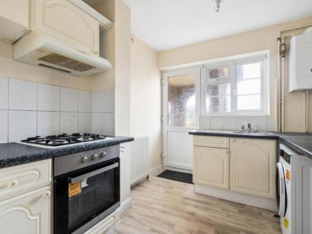 Flat for rent in Wealdstone, Greater London