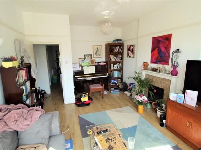 Apartment for rent in Blacklands, Guestling Green
