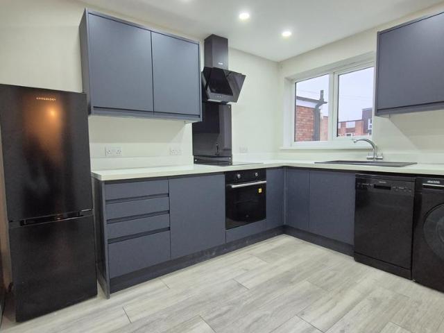 Flat for rent in Dunstable, Isle Of Man