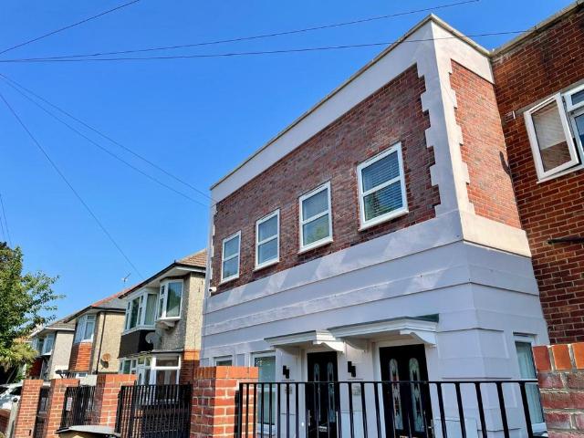 Flat for rent in Moordown, Bournemouth