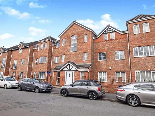 Flat for rent in Altrincham, Broadheath