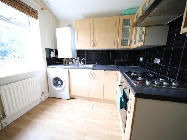 Flat for rent in Ponders End, Greater London