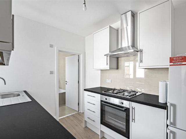 Flat for rent in London Borough of Croydon, Thornton Heath