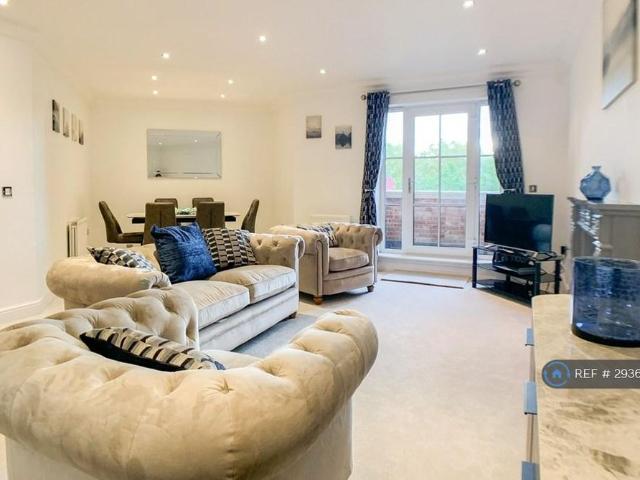 Apartment for rent in Sunninghill and Ascot, Ascot