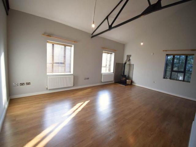Apartment for rent in Hoole, Two Mills