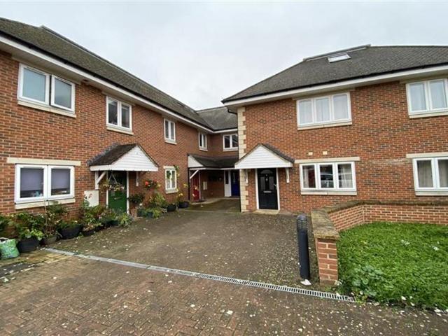Flat for rent in New Marston, The Slade